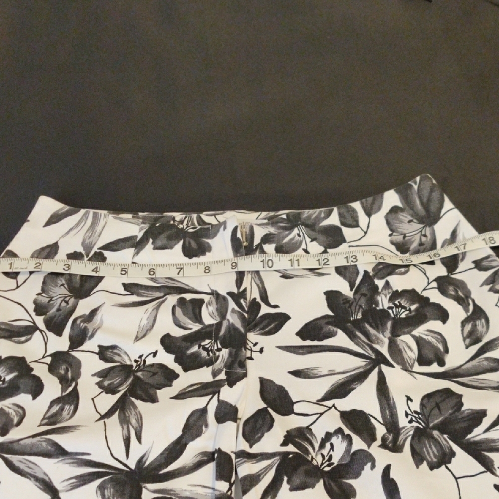 Erik Stewart. Floral Black and White Pants - Picture 7 of 9